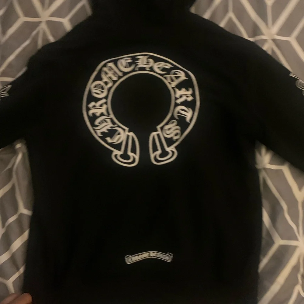 Black Chrome Heart Horseshoe Hoodie! 100% authenticated and like new!! - Picture 3 of 3